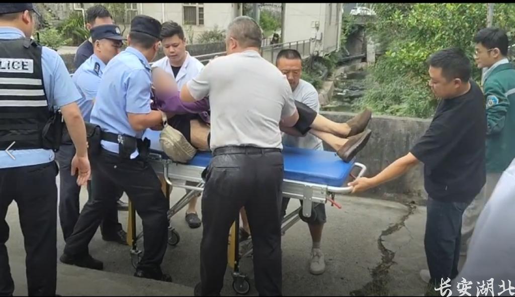 鹤峰八旬老人深夜走失,无人机助力警方成功搜救